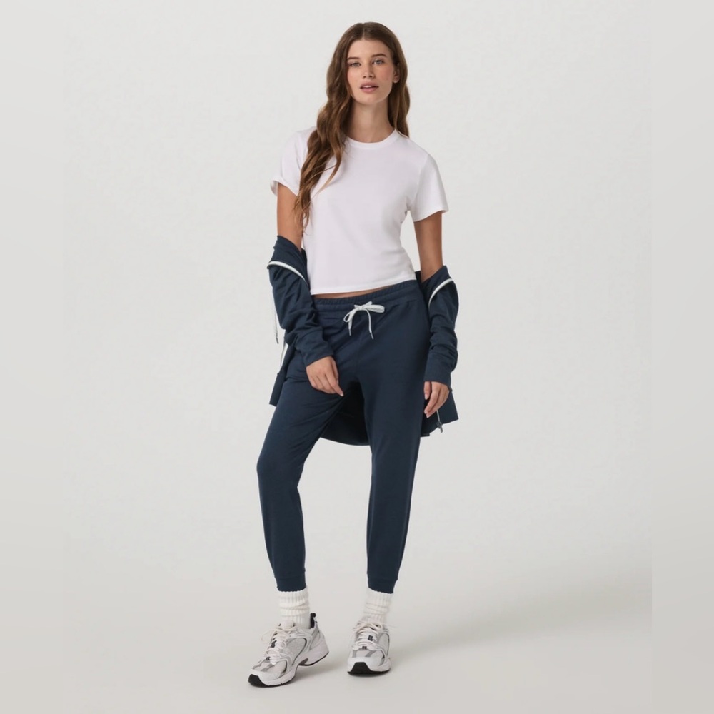 Woman’s Vuori Dream Knit Joggers Small $110